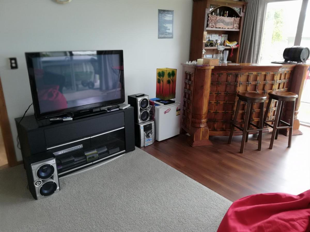 Whaka Heights Bed & Breakfast Крайстчърч Екстериор снимка