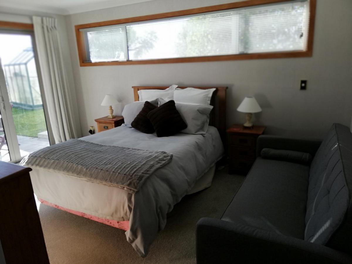 Whaka Heights Bed & Breakfast Крайстчърч Екстериор снимка
