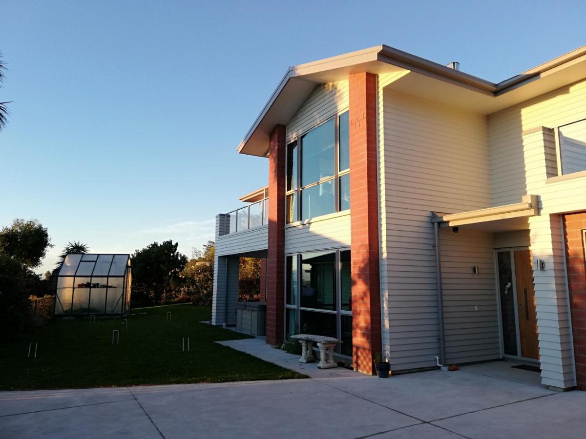 Whaka Heights Bed & Breakfast Крайстчърч Екстериор снимка